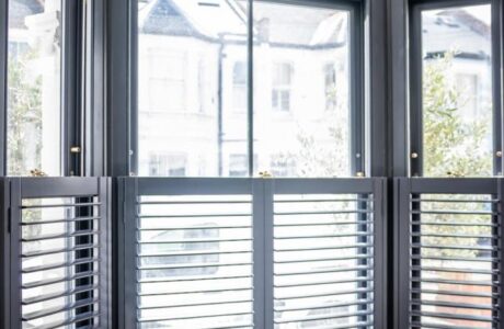 Bay-window-with-half-plantatioon-shutters-london-683x1024